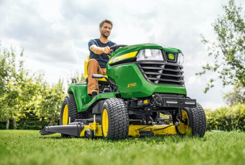 Autoportée JOHN DEERE X 590