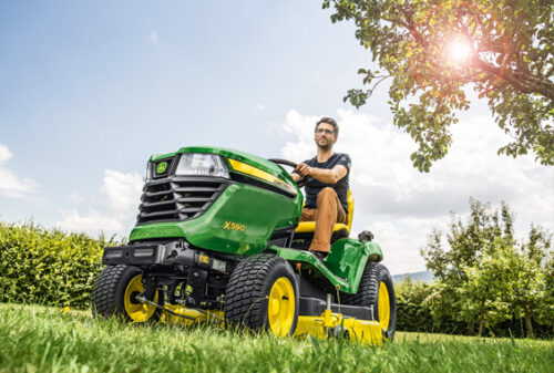 Autoportée JOHN DEERE X 590